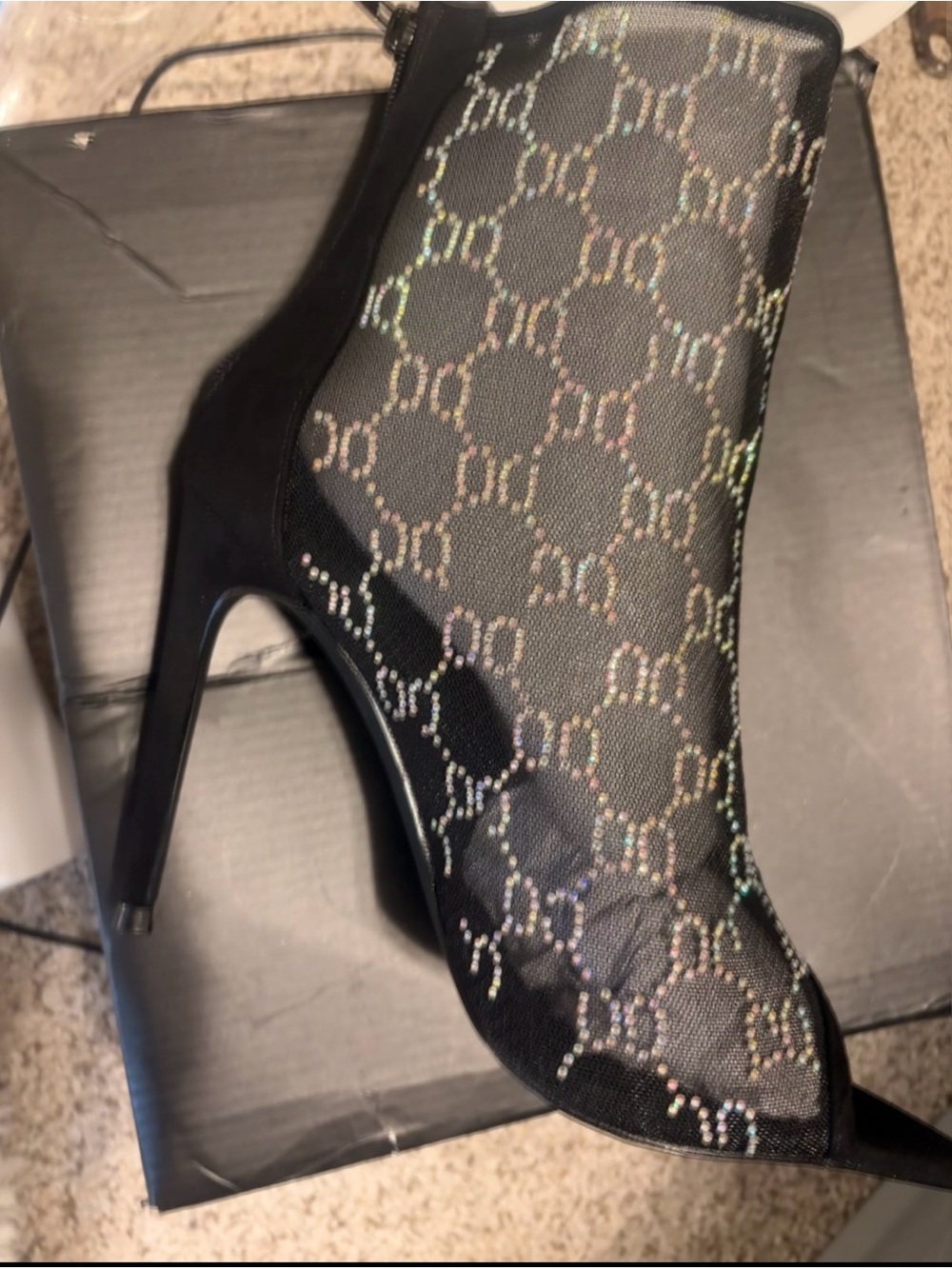 BOTH pairs for $20
Fashion Nova stilleto booties
Never worn